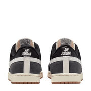 Nike IQ0704-001 WMNS AIR JORDAN SKYLINE LOW