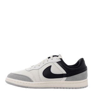 Nike IQ0704-101 WMNS AIR JORDAN SKYLINE LOW