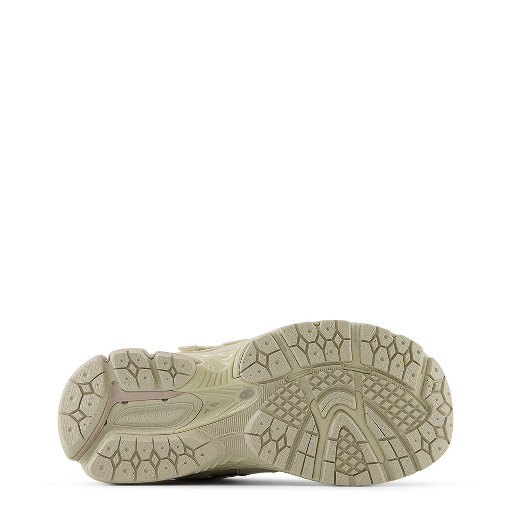 New Balance PV2002BE
