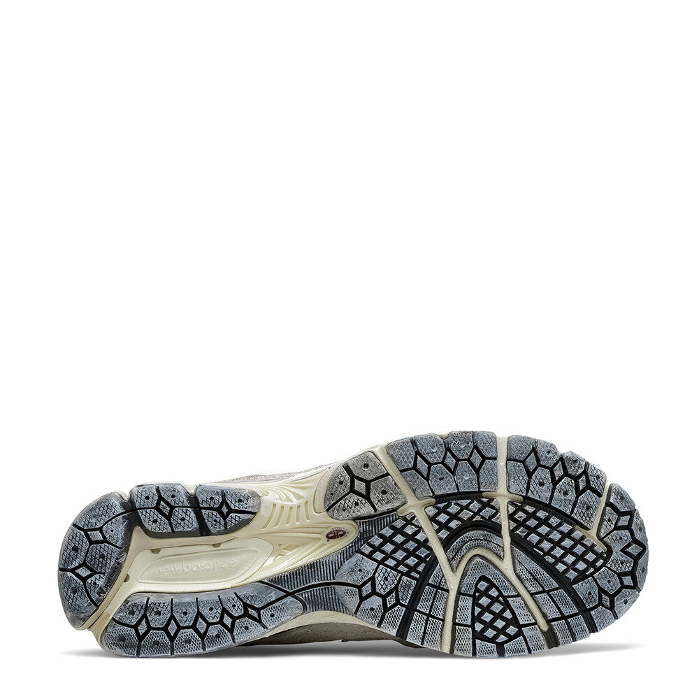 New Balance M2002RDA/W
