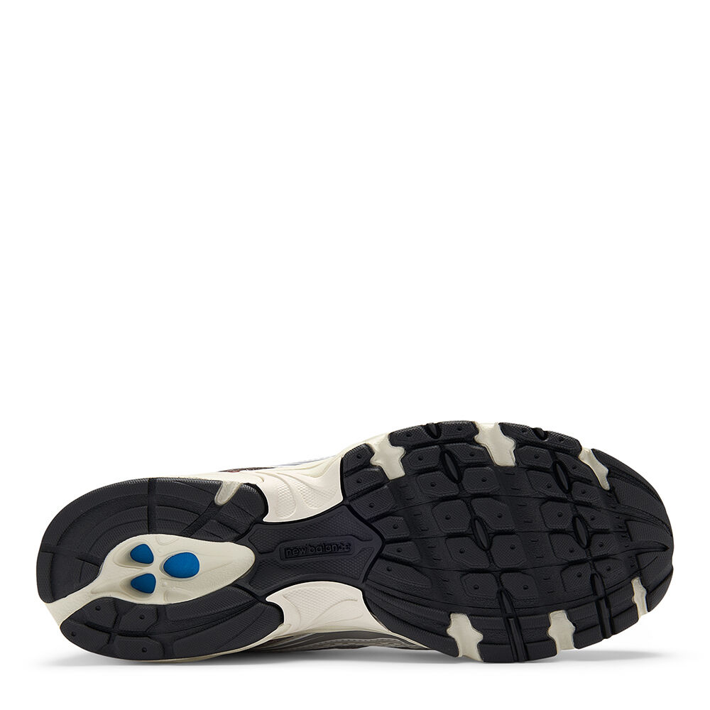 New Balance U7403SB