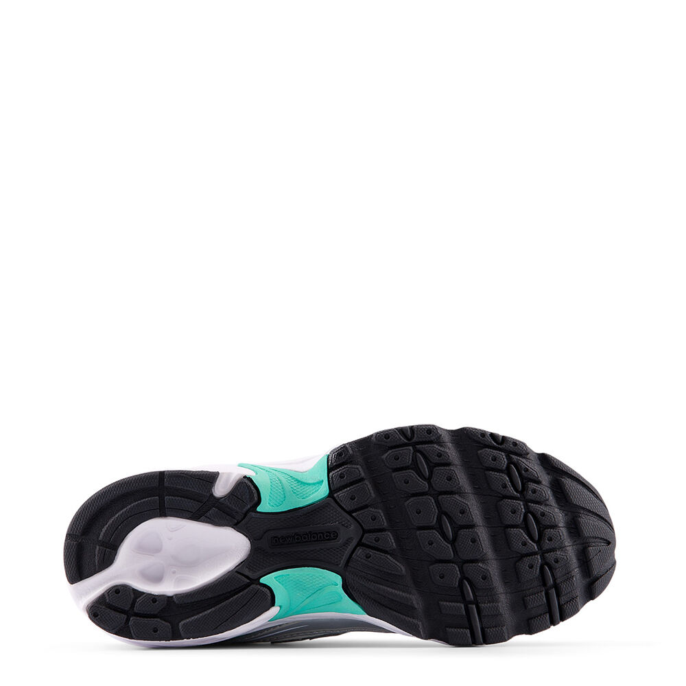 New Balance P7403T8