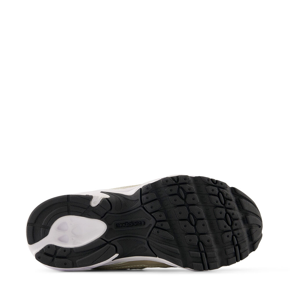 New Balance P7409KQ