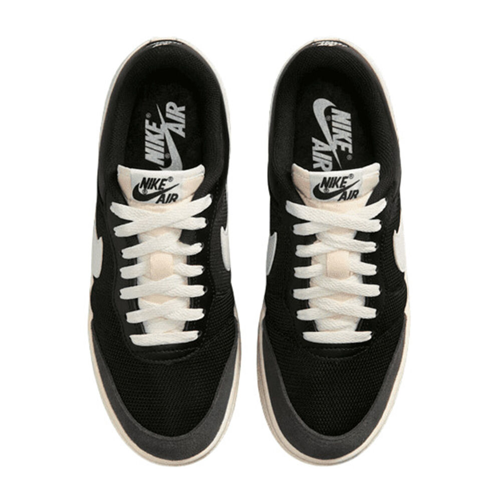 Nike IQ0704-001 WMNS AIR JORDAN SKYLINE LOW