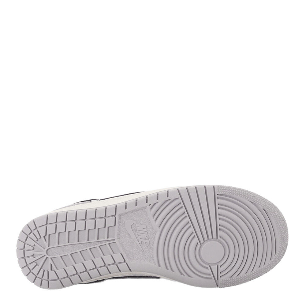 Nike IQ0704-101 WMNS AIR JORDAN SKYLINE LOW